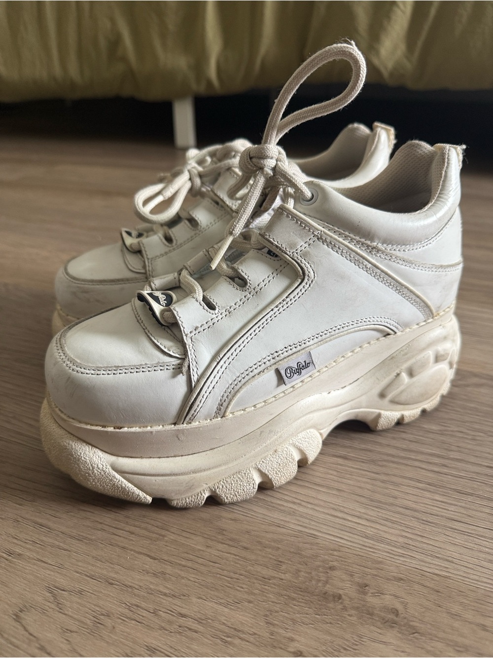 Buffalo London Off-White Platform Sneakers